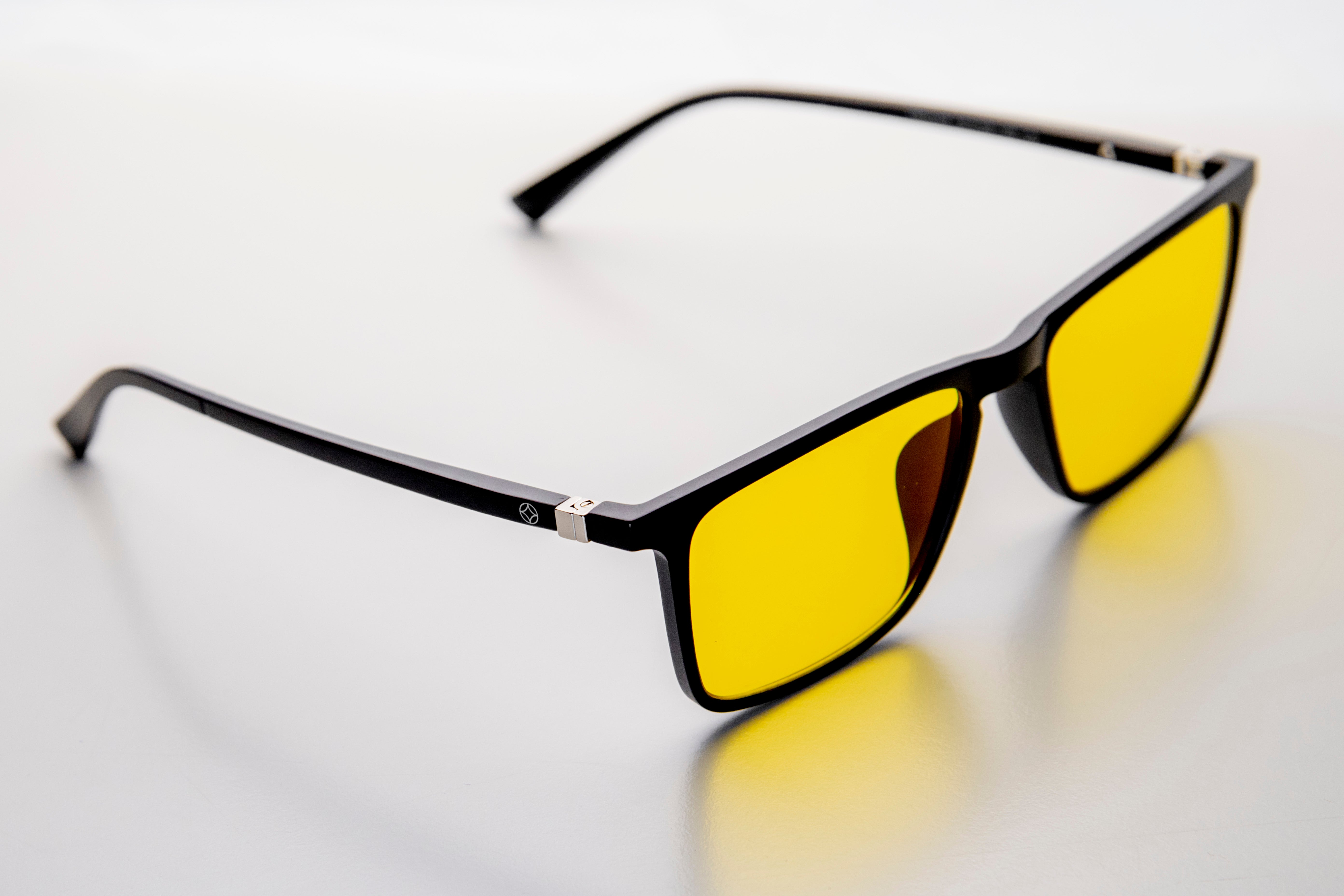 Redlight.doctor gelbe Brille, die 85 % des blauen Lichts blockiert