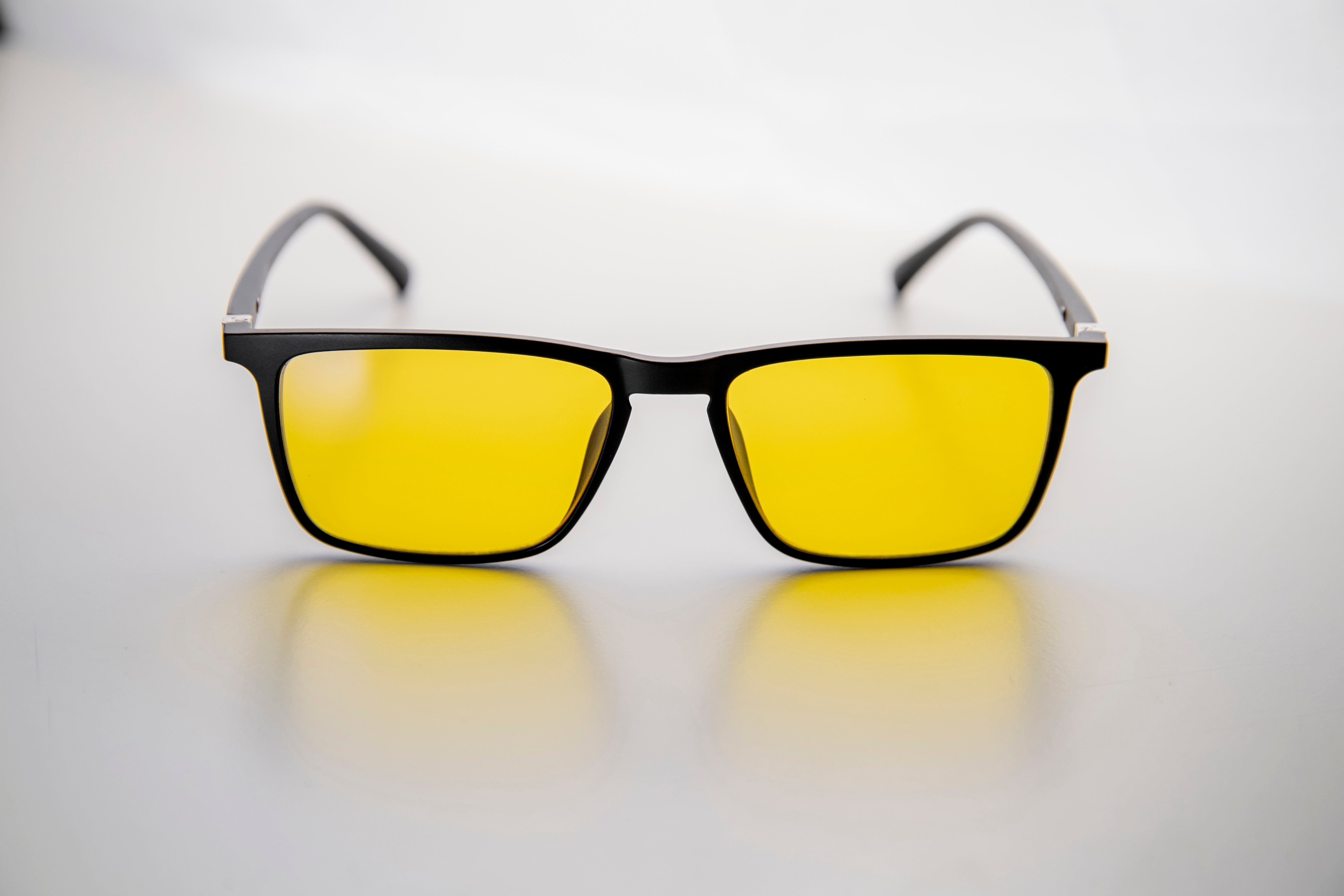 Redlight.doctor gelbe Brille, die 85 % des blauen Lichts blockiert