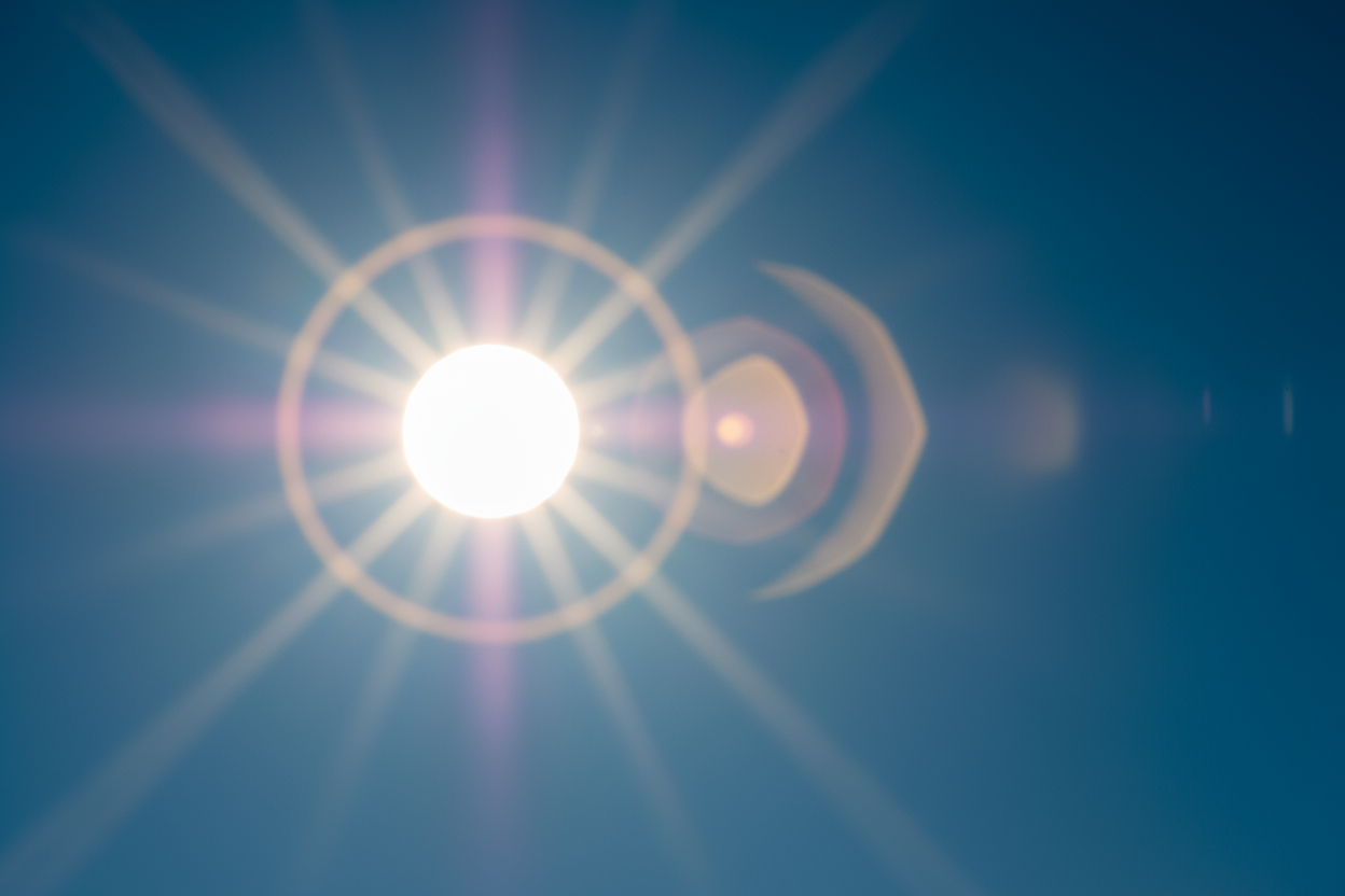 Světlo, které píše metabolismus: jak slunce učí buňky spalovat tuky