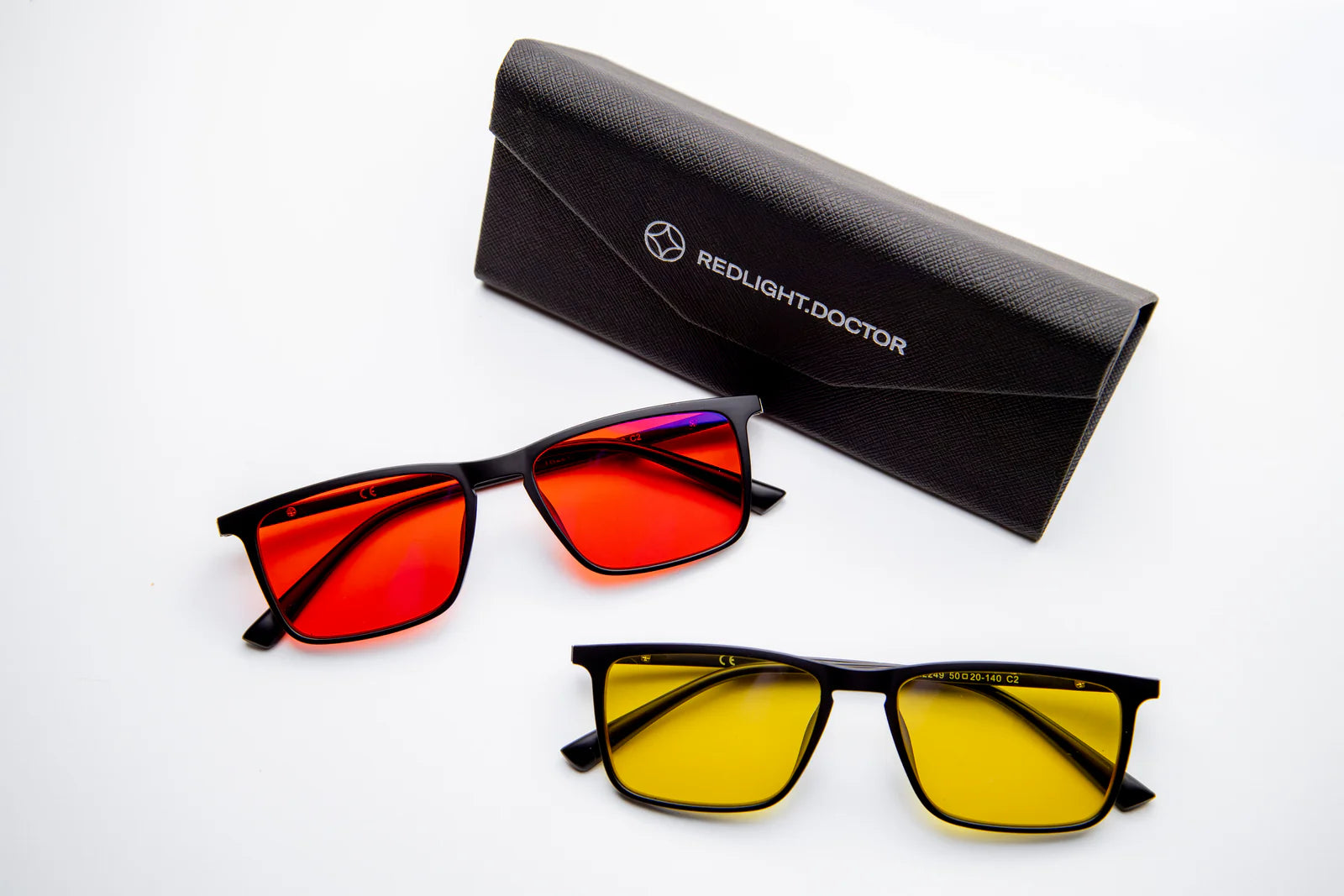 Balíček červené a žluté brýle